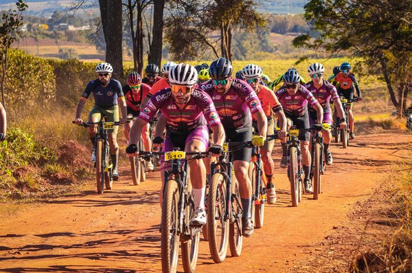 Comment planifier un entraînement de présaison pour des jeunes joueurs de basket ?